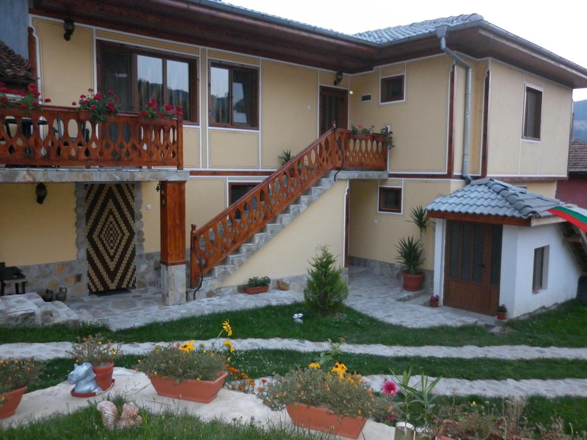 Guest House Mavrudieva Копривштиця Екстер'єр фото
